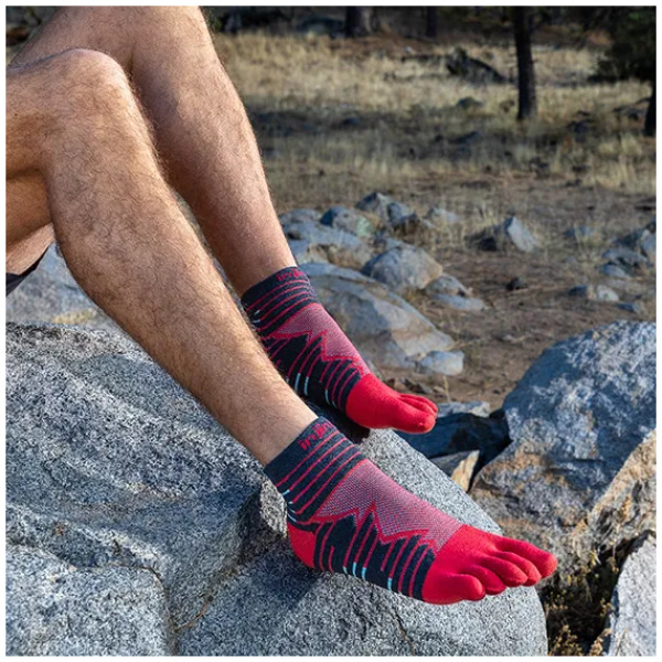 Κάλτσες για Τρέξιμο Ultra Run Socks Κόκκινες χαμηλές για τρέξιμο- running shop ρούχα για τρέξιμο κάλτσες αξεσουάρ κάλτσες σορτσάκια