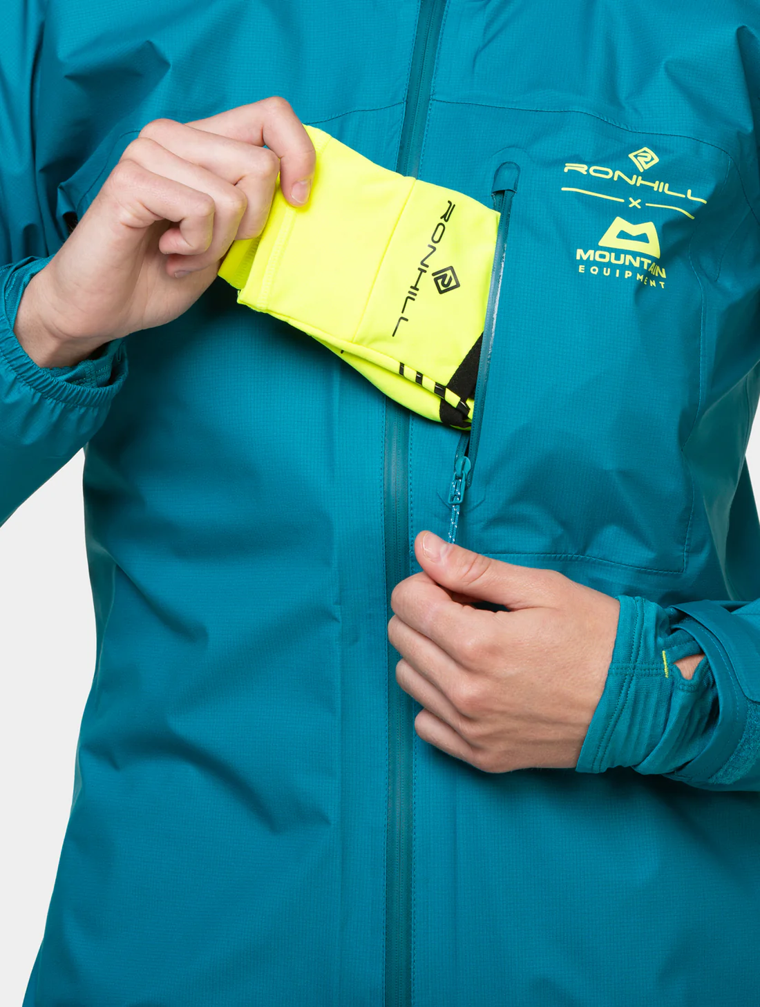 RONHILL Wmn's Tech Gore-Tex Mercurial Jacket Marine/Acid - Image 17