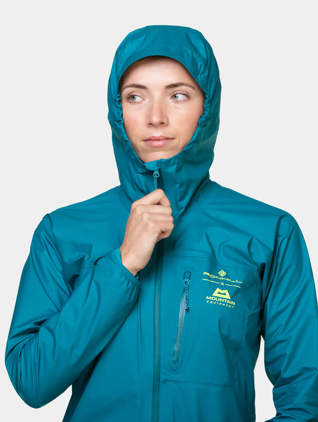RONHILL Wmn's Tech Gore-Tex Mercurial Jacket Marine/Acid - Image 10