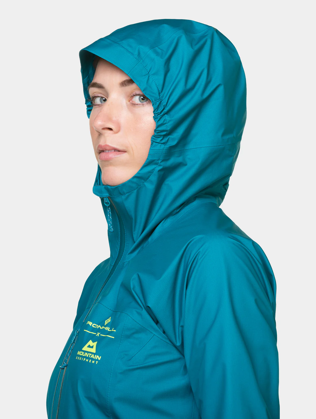 RONHILL Wmn's Tech Gore-Tex Mercurial Jacket Marine/Acid - Image 8