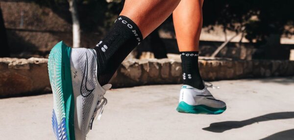 Compressport PRO MARATHON Κάλτσες V2.0 BLACK/WHITE - Image 3