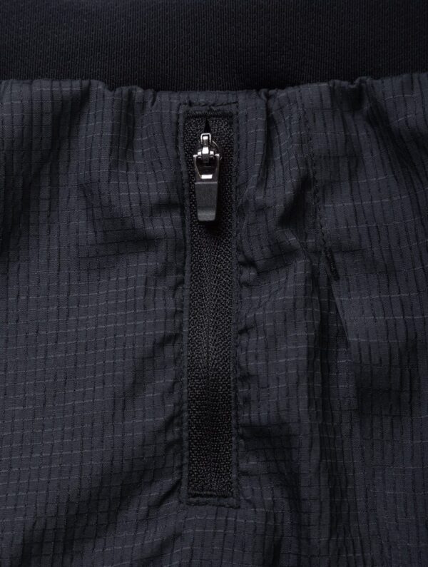 RONHILL Wmn's Tech Marathon Twin Short R009 All Black - Image 9