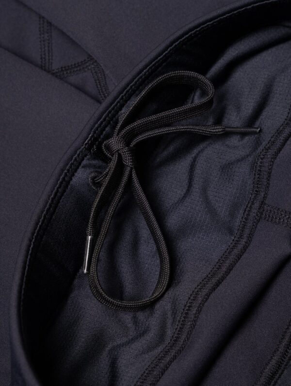 Ronhill Wmn's Tech Stretch Short R009 All Black - Image 10