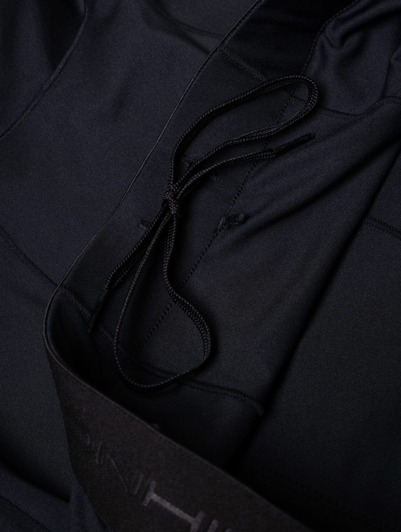 Ronhill Men's Tech All-Terrain 8" Stretch Short R009 All Black - Image 11